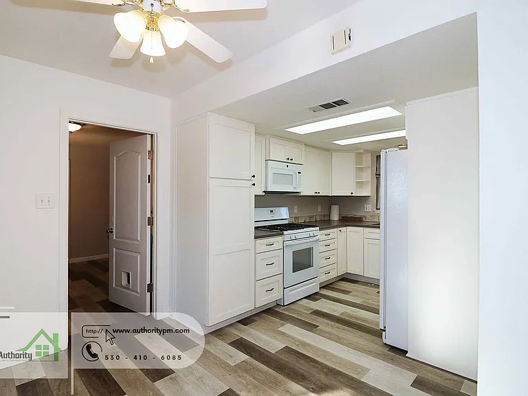 2202 Canal Dr — Photo 22