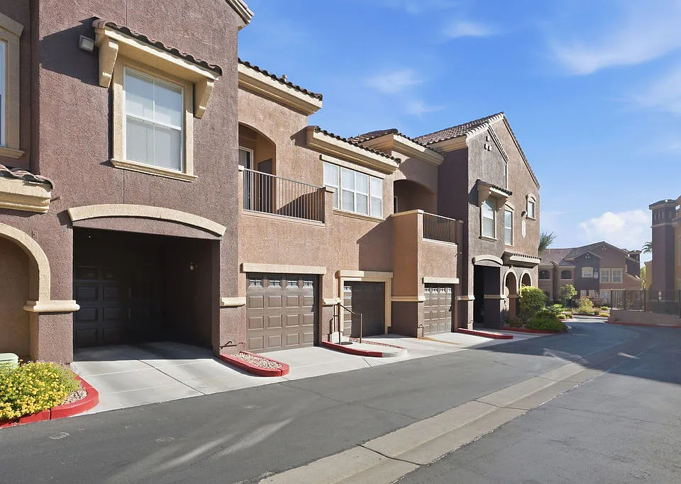 3975 N Hualapai Way 284 #1-17