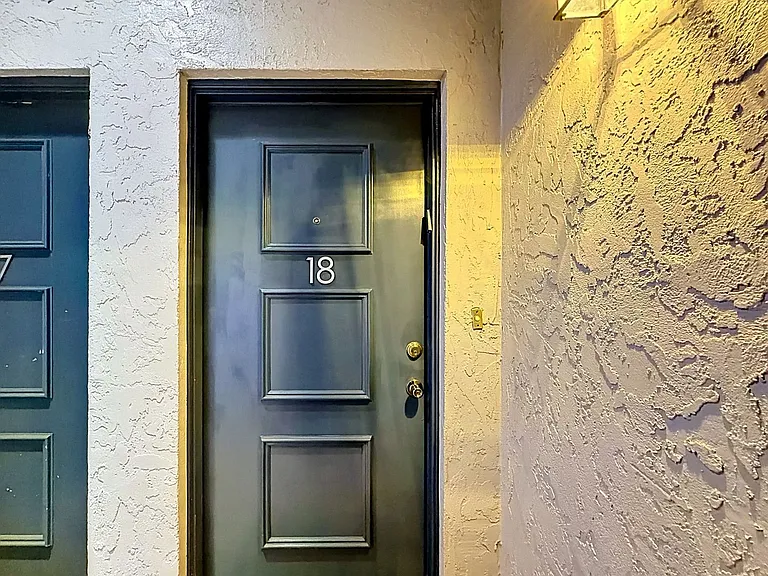 4405 W Fair Oaks Ave #18 — Photo 3