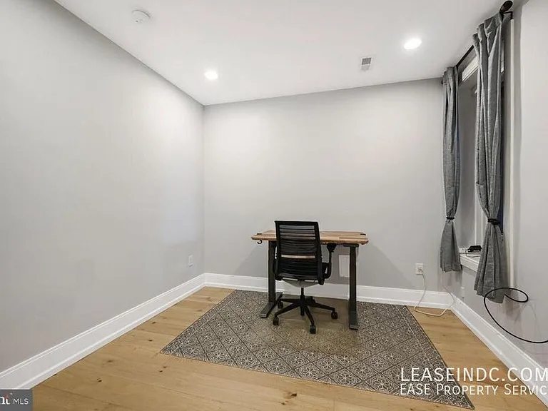 1317 Randolph St NW #1 — Photo 17