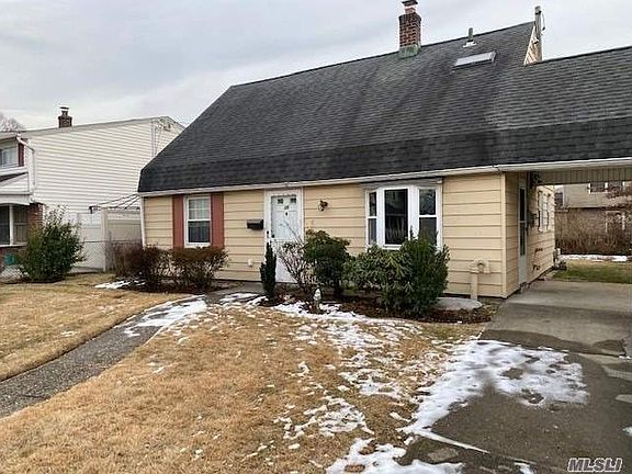 2nd image of 36 Cliff Ln