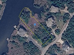 42185 Shallow Point Dr, Avon, NC 27915