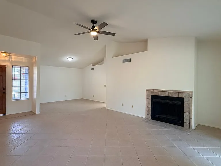 1559 E Whitten St — Photo 6