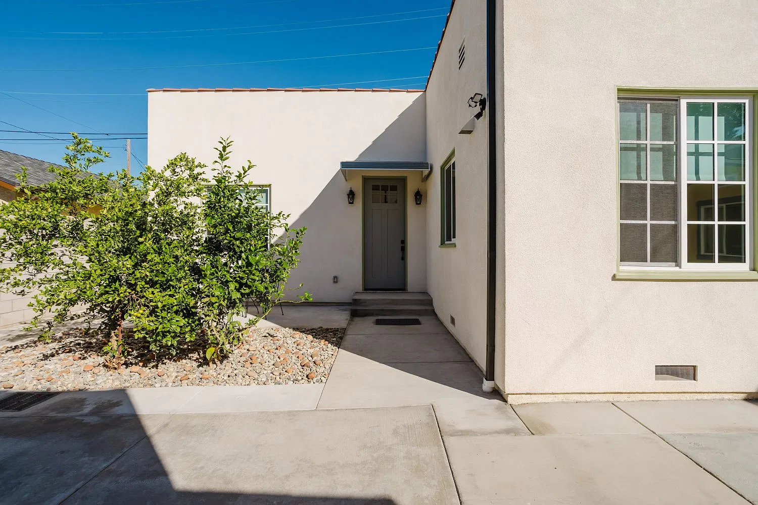 2 bed, 903 sqft, $3,850 — Photo 2