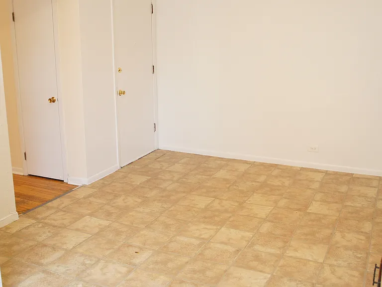 2331 N Kedzie Blvd — Photo 4