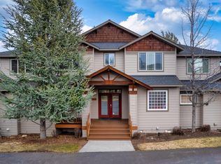 940 Golden Pheasant Dr, Redmond, OR 97756