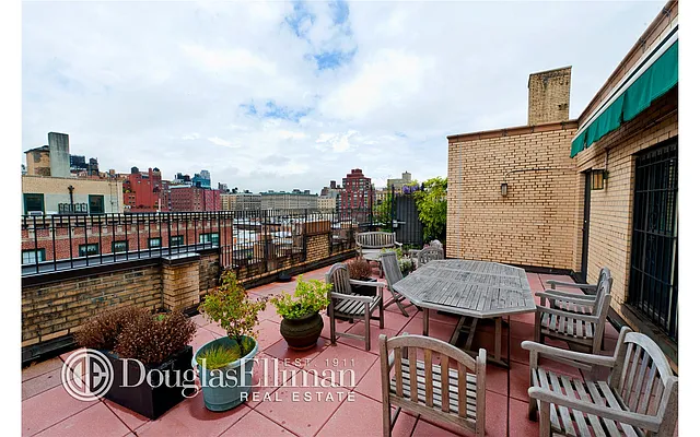 Sold by Douglas Elliman | media 21