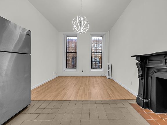 3rd image of 125 Quincy St APT 2