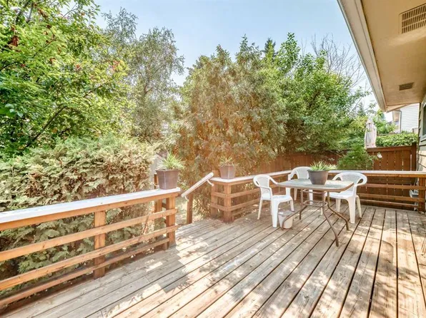 6437 NW Coach Hill Rd SW, Calgary, AB T3H 1B5