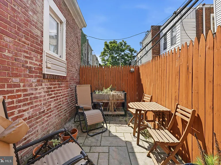 5217 Larchwood Ave — Photo 10