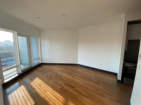 Rented by Premier Metro Realty Corp | media 15