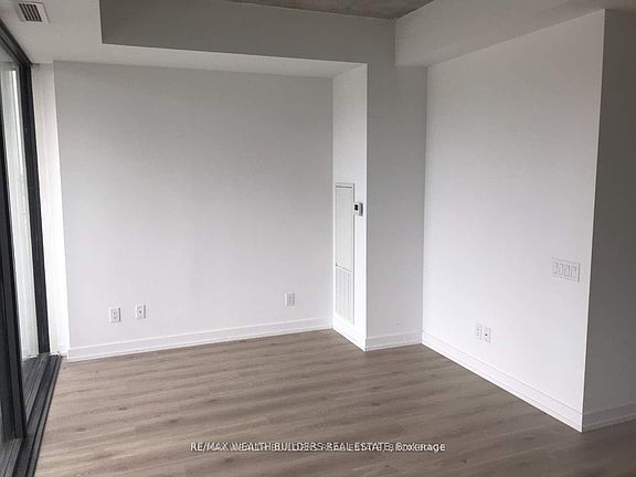 3rd image of 161 Roehampton Ave #1204