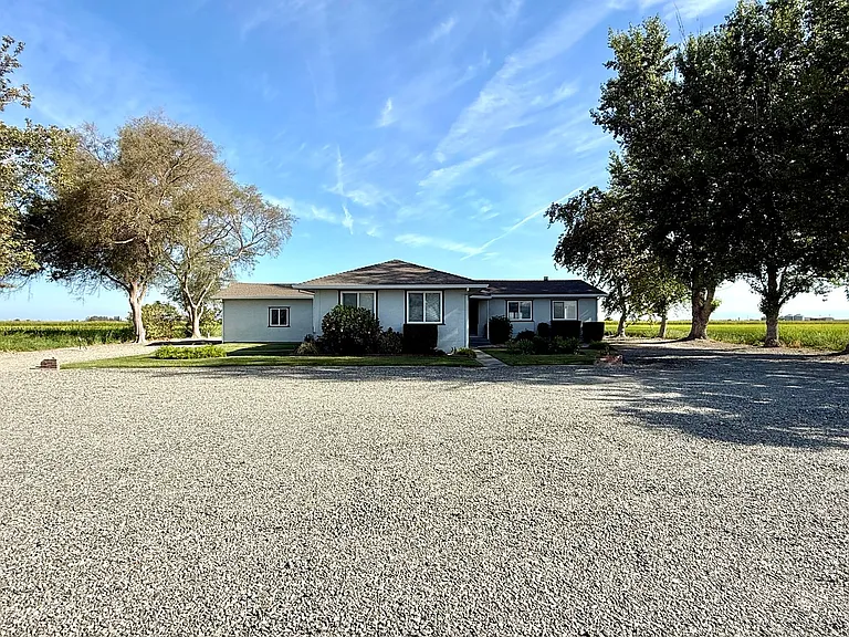 7498 Highway 162 — Photo 1