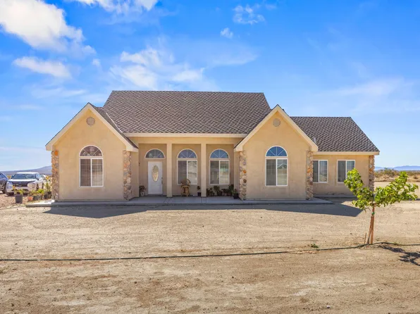 8284 Prospect St, Mojave, CA 93501