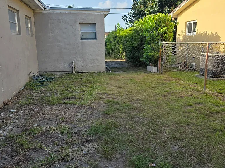 6791 Hope St — Photo 27