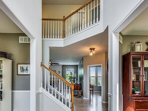 3rd image of 11613 Glenn Cir