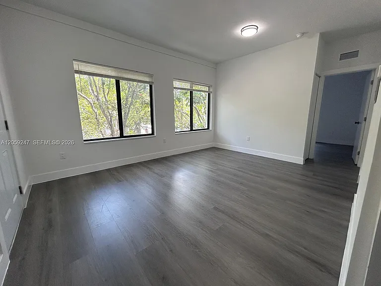 638 SW 21st Ave #4 — Photo 12