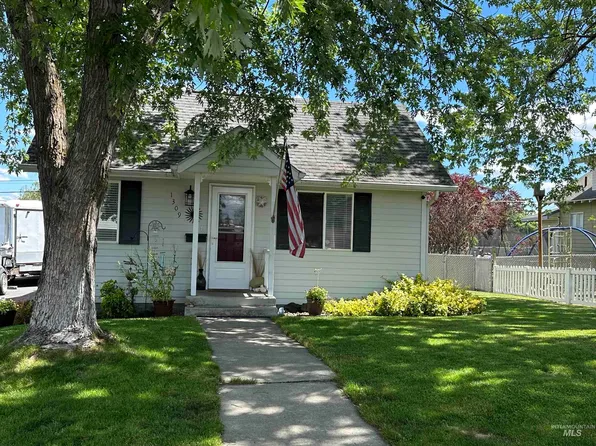 1309 10th St, Clarkston, WA 99403