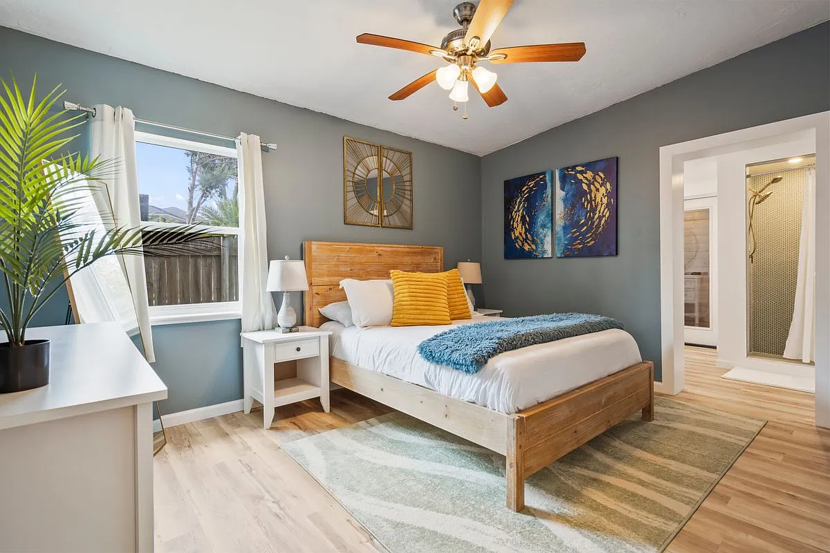 3 bed, 2.0 bath, 1292 sqft, $2,900 — Photo 1