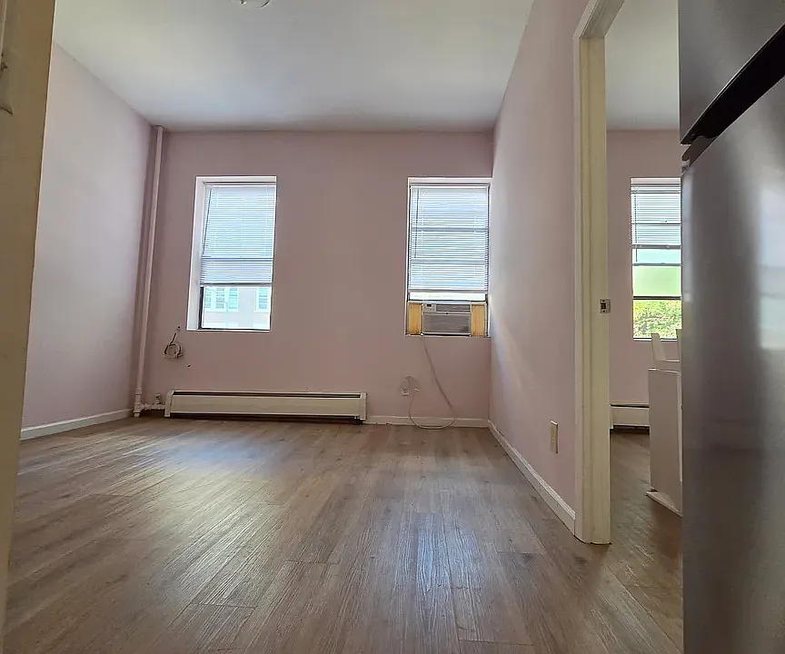 240 E 23rd St #4A