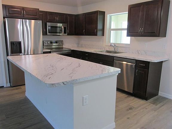5th image of 1726 SE Minorca Ave