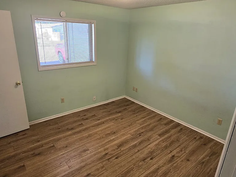 3224 Summers Ln — Photo 7
