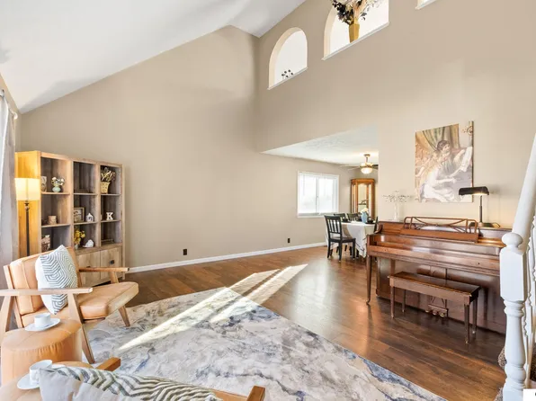 3005 Lynnwood Dr, Bellevue, NE 68123