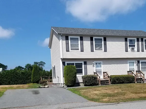 65 Dawn Marie Dr, Portsmouth, RI 02871