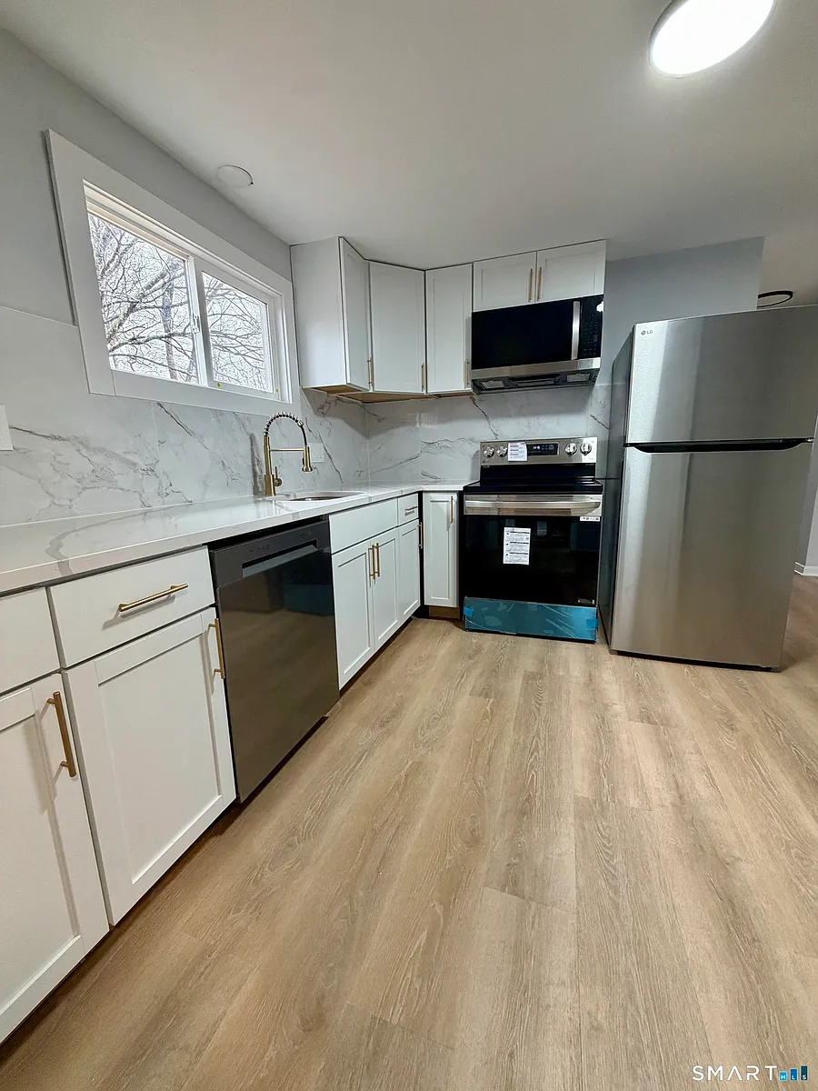 Building Photo - 164 Sycamore St #1R