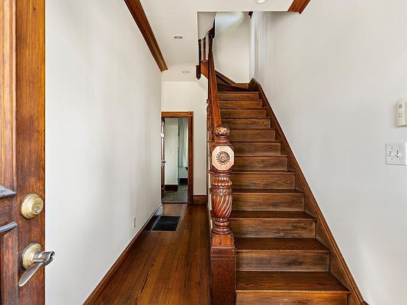 4th image of 108 School St