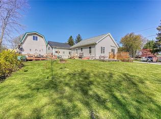 8232 E Bay Rd, Wolcott, NY 14590