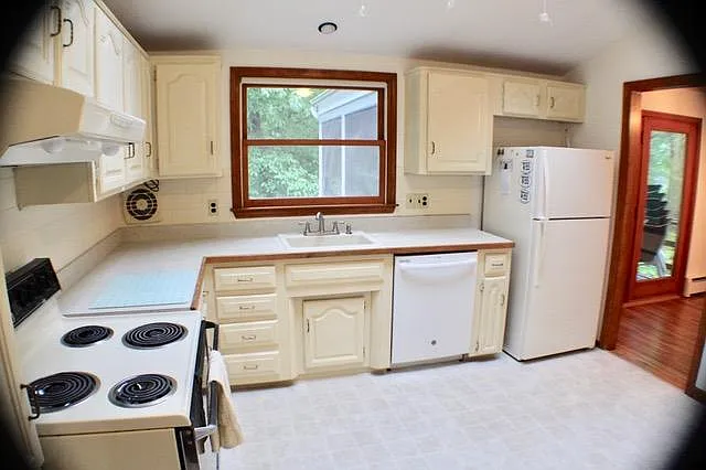 73 Moriarity Dr — Photo 11