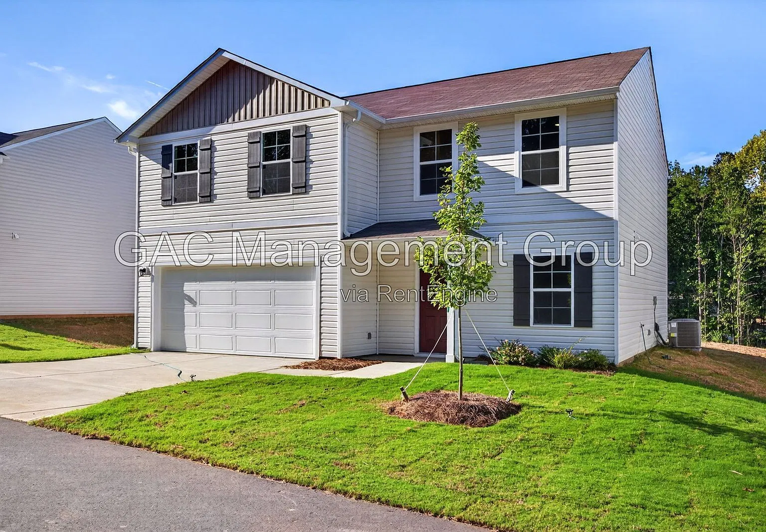 4 bed, 2.5 bath, 2014 sqft, $1,949 — Photo 2