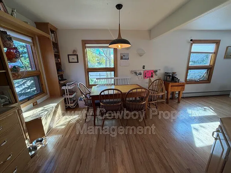 328 Stuart St — Photo 3