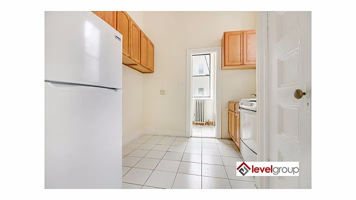 Rented by Level Group | media 8