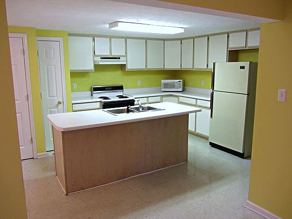 1st image of 524 Long Ave