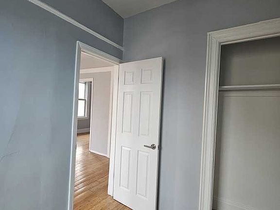 4th image of 15 Crescent Pl APT 2