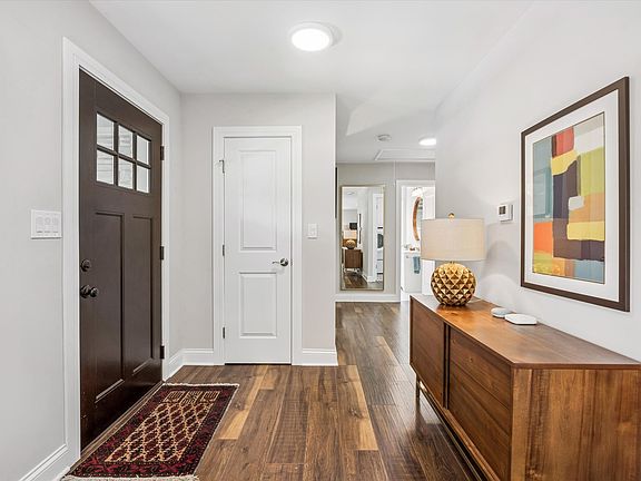 3rd image of 802 S Spring Ave