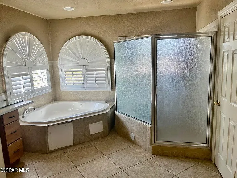 7409 Edgemere Blvd — Photo 40