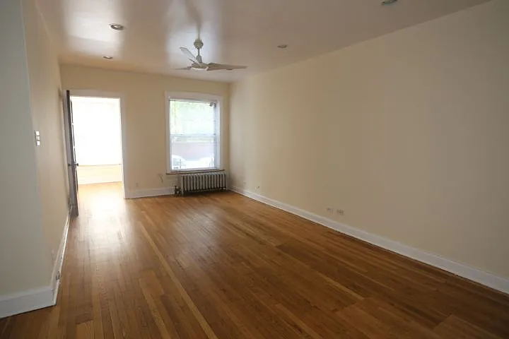 1258 W Montrose Ave #2 — Photo 5