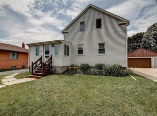 2419 S 84th St, West Allis, WI 53227