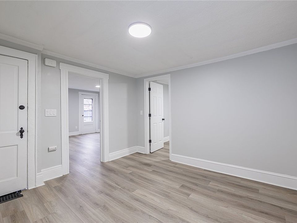 26 Raymond St, Rochester, NY 14620 Zillow