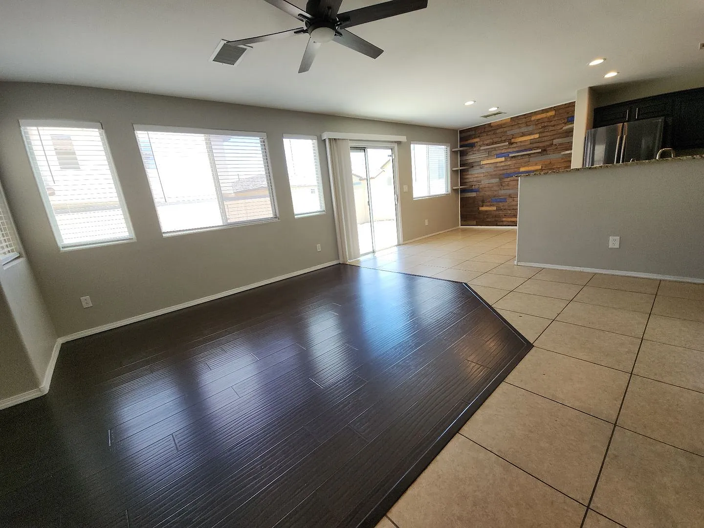 Great 4 Bedroom Home located in Centennial Hills Town Center neighborhood. — Photo 2