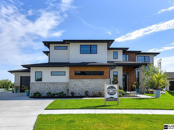 2nd image of 1086 Sandcherry Rd