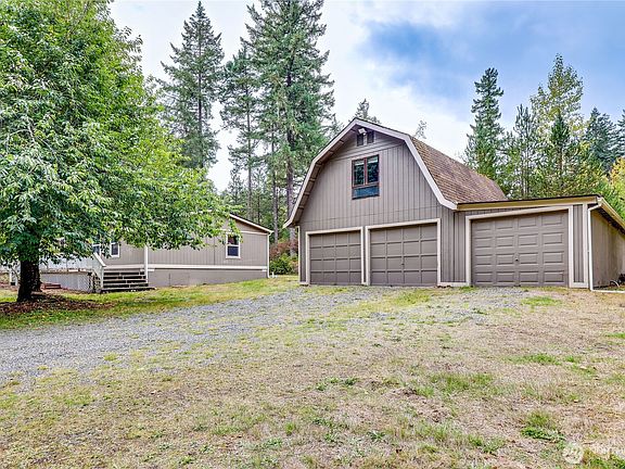 3rd image of 13956 Timberwood Place SW
