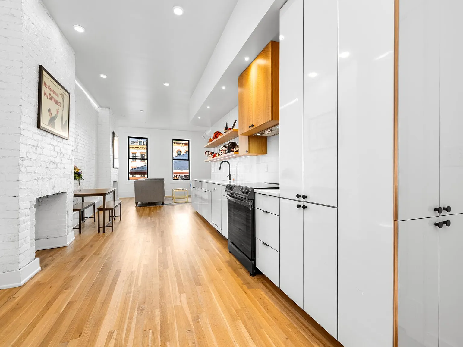 2 bed, 1000 sqft, $2,100 — Photo 4