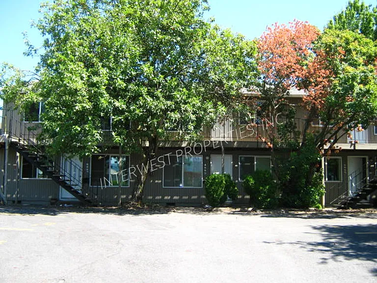 4440-4450 SE 26th Ave — Photo 3