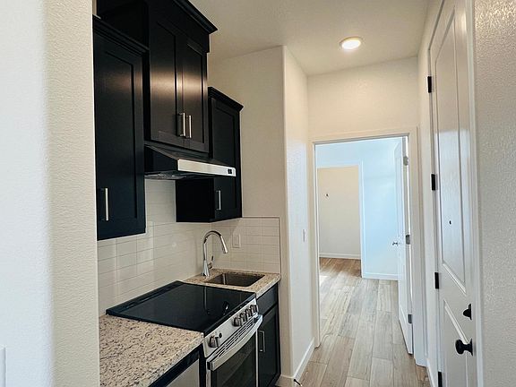 3rd image of 806 Rosazzo Ln #A