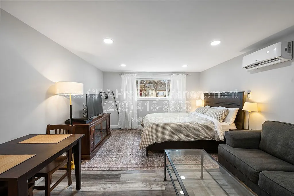 Studio, 1.0 bath, 500 sqft, $1,250 — Photo 2