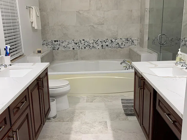 574 NW 35th Pl — Photo 12